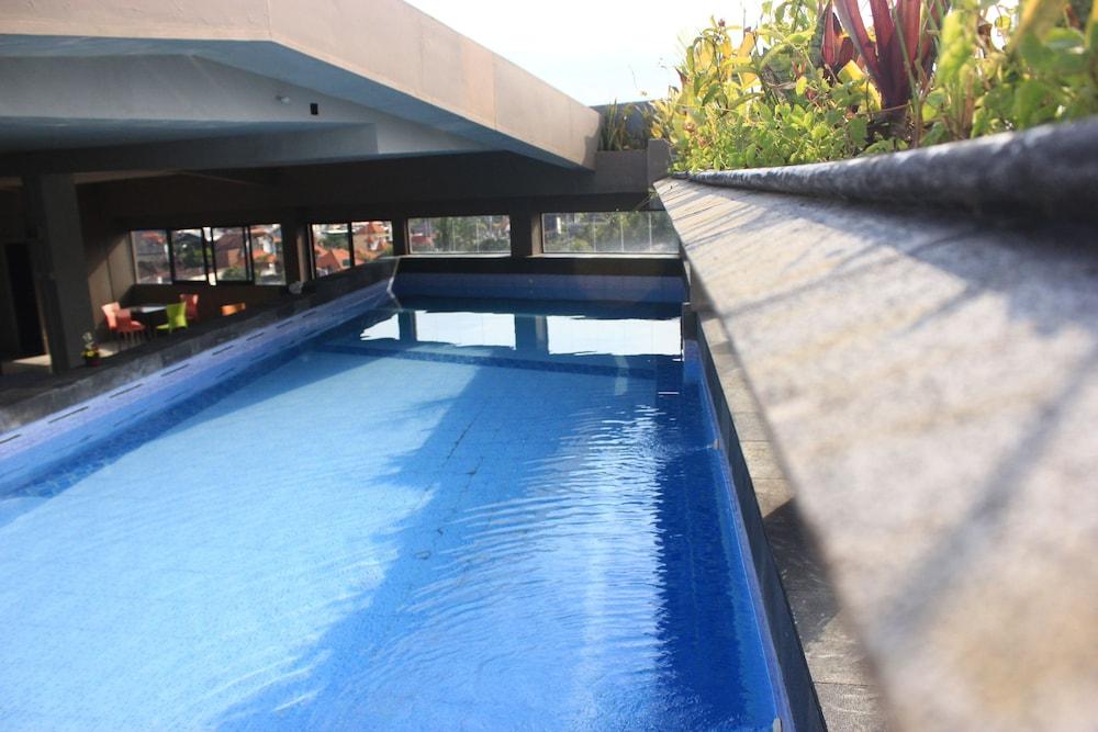 Reddoorz @ Sunset Point Seminyak Otel Dış mekan fotoğraf